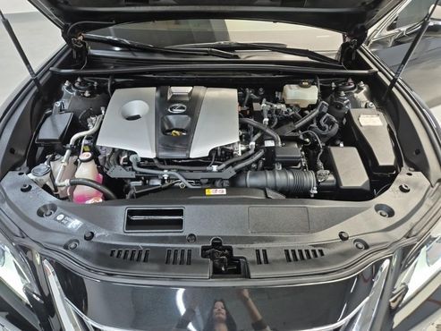 Lexus ES Luxury Plus — пробег 87 000 км — фото 5 из 5