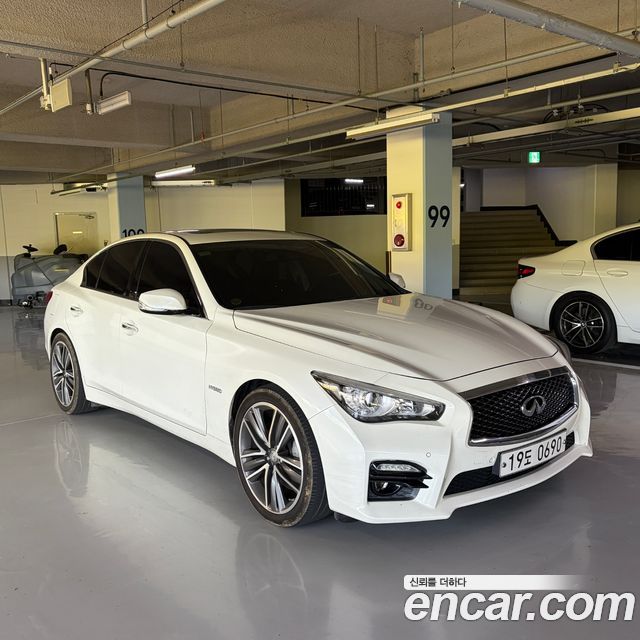 Infiniti Q50 3.5 Hybrid Essence — пробег 71 000 км — фото 1 из 5