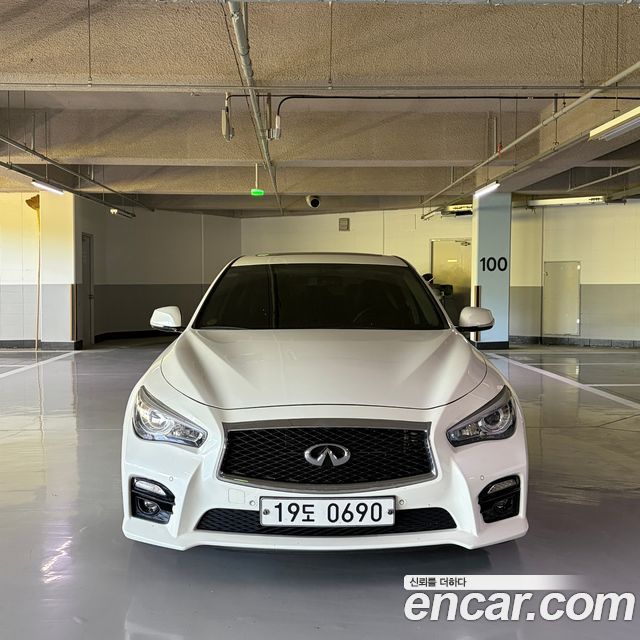 Infiniti Q50 3.5 Hybrid Essence — пробег 71 000 км — фото 3 из 5