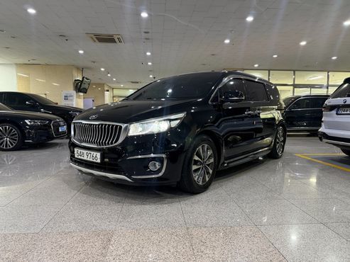 Kia Carnival 9-seater Luxury — пробег 235 006 км — фото 1 из 5