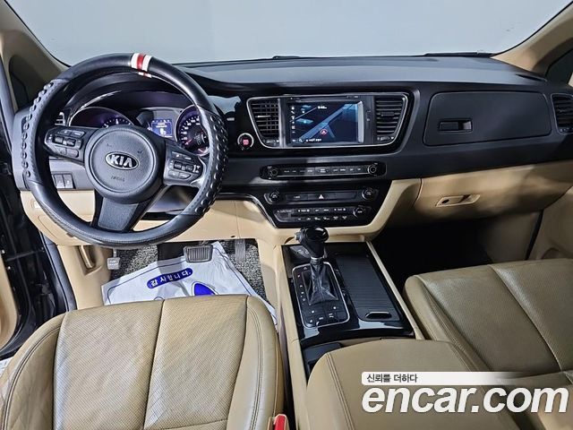 Kia Carnival 9-seater Noblesse — пробег 312 489 км — фото 5 из 5