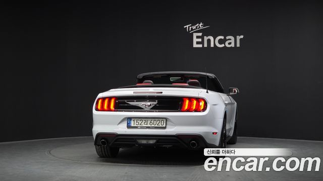Ford Mustang Convertible — пробег 20 158 км — фото 4 из 5