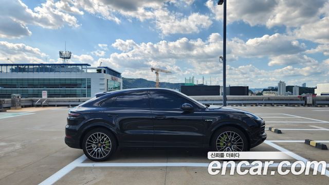 Porsche Cayenne 3.0 E-Hybrid Coupe — пробег 85 200 км — фото 2 из 5
