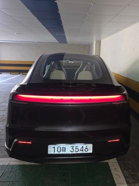 Tesla Model Y L Long Range AWD — пробег 11 км — фото 2 из 5