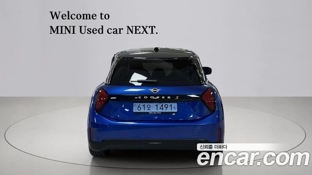 Mini Cooper SE Favoured — пробег 4 062 км — фото 4 из 5