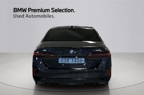 BMW i5 M60 xDrive — пробег 25 065 км — фото 4 из 5