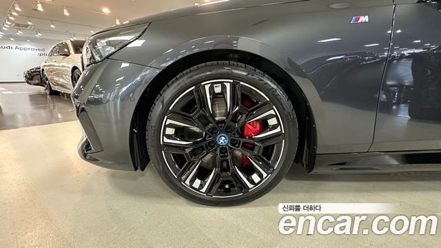 BMW i5 M60 xDrive — пробег 25 065 км — фото 5 из 5