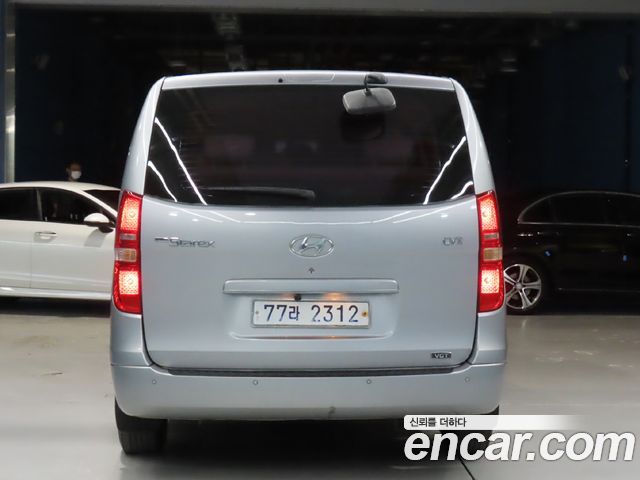 Hyundai Starex 12-Seater Wagon CVX Deluxe — пробег 134 000 км — фото 3 из 5