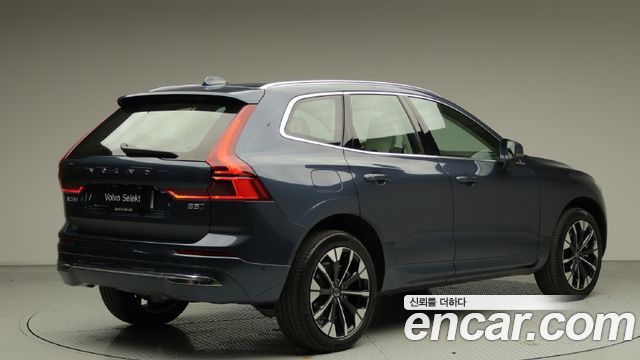 Volvo XC60 B5 Ultra Bright Air Sus — пробег 9 949 км — фото 4 из 5
