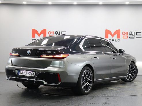 BMW 7-Series 740i sDrive M Sport — пробег 36 611 км — фото 2 из 5