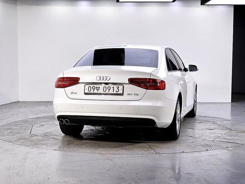 Audi A4 30 TDI Dynamic B8 — пробег 105 282 км — фото 2 из 5