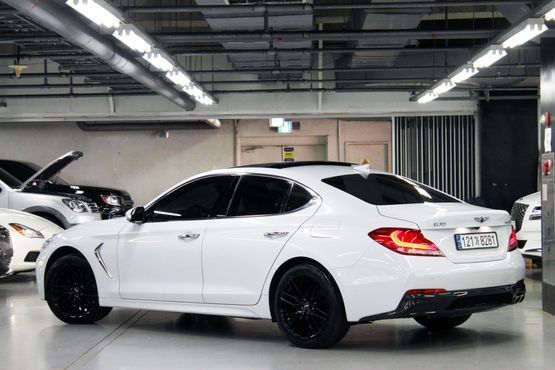 Genesis G70 2.2D AWD Elite — пробег 130 000 км — фото 4 из 5