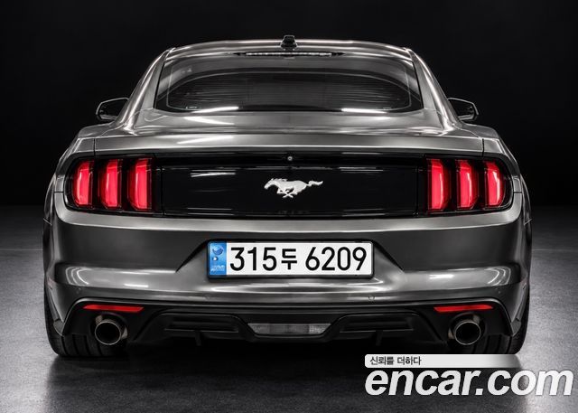 Ford Mustang Coupe — пробег 87 000 км — фото 3 из 5