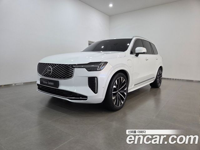 Volvo XC90 T8 Ultra Bright Hybrid — пробег 5 213 км — фото 1 из 5