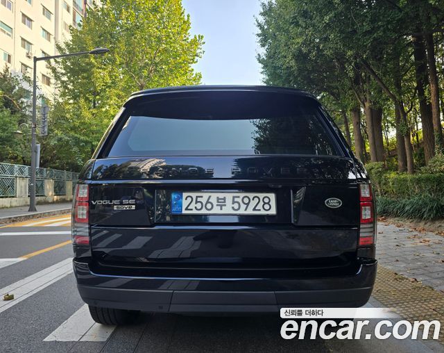 Land Rover Range Rover 4.4 SDV8 Vogue SE DIESEL — пробег 128 000 км — фото 4 из 5