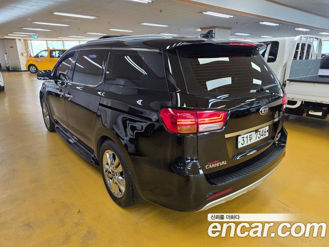 Kia Carnival из Кореи Encar