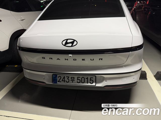 Hyundai Grandeur 3.5 Gasoline 4WD Caligraphy — пробег 2 800 км — фото 2 из 2