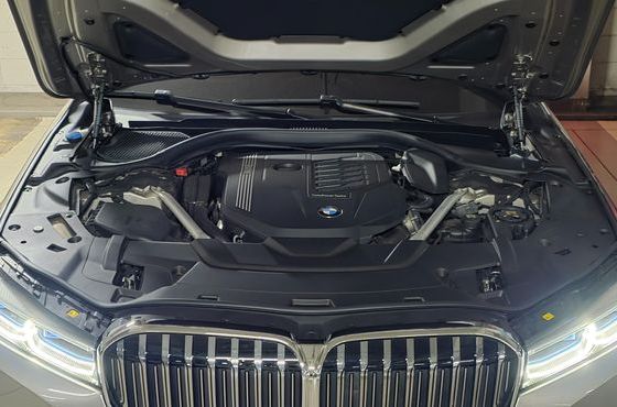 BMW 7-Series 740Li xDrive Design Pure Excellence — пробег 72 000 км — фото 3 из 5