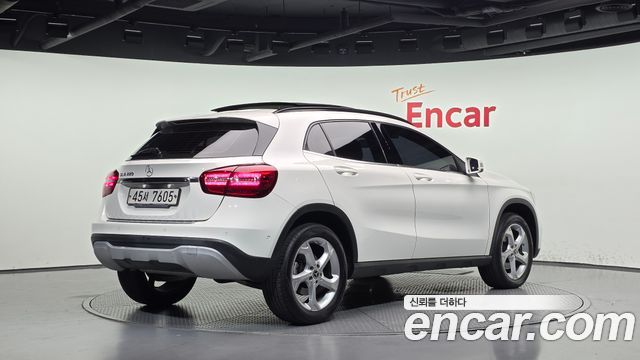 Mercedes-Benz GLA-Class GLA220 — пробег 72 294 км — фото 2 из 5
