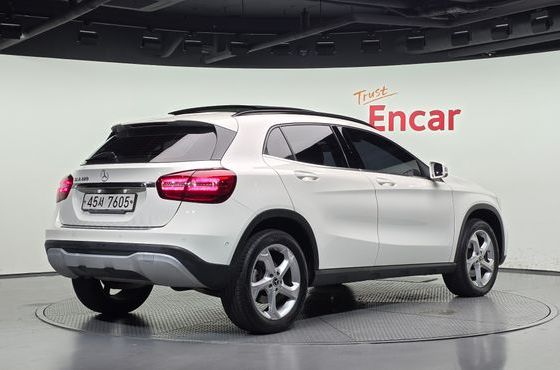 Mercedes-Benz GLA-Class GLA220 — пробег 72 294 км — фото 2 из 5