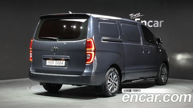 Hyundai Starex Van 3-Seater Smart — пробег 168 266 км — фото 2 из 5