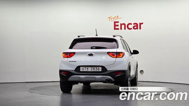 Kia Stonic из Кореи Encar