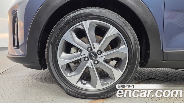 Kia Stonic из Кореи Encar