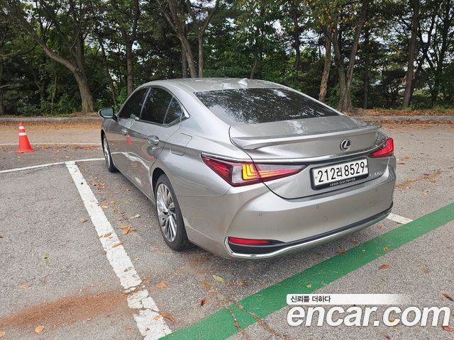 Lexus ES Executive — пробег 56 800 км — фото 2 из 5