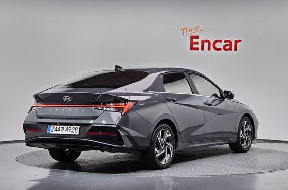 Hyundai AVANTE 1.6 Inspiration — пробег 2 566 км — фото 2 из 5