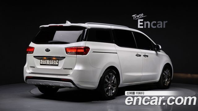 Kia Carnival 7-seater Limousine President — пробег 119 558 км — фото 2 из 5