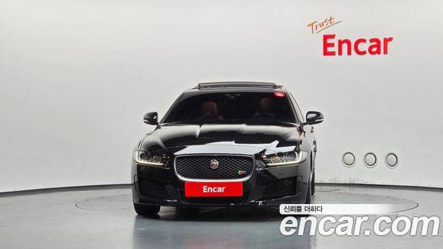 Jaguar XE 3.0 SC S — пробег 96 749 км — фото 3 из 5
