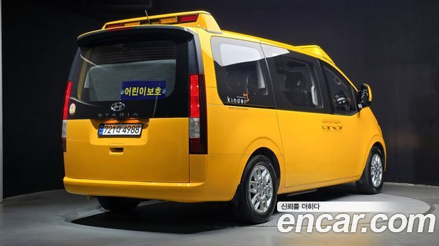 Hyundai Staria L3.5  Kinder Safety Car 15-Seater — пробег 54 758 км — фото 2 из 5