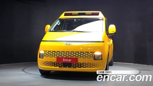 Hyundai Staria L3.5  Kinder Safety Car 15-Seater — пробег 54 758 км — фото 3 из 5