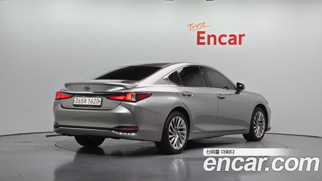 Lexus ES Luxury Plus — пробег 86 343 км — фото 2 из 5