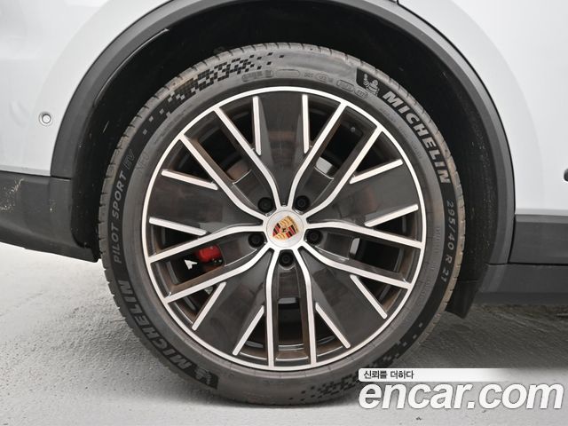 Porsche Macan 4S — пробег 10 480 км — фото 5 из 5
