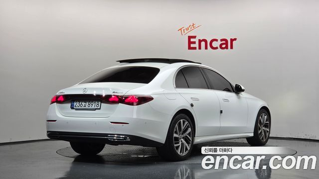 Mercedes-Benz E-Class E220d 4MATIC Exclusive — пробег 17 728 км — фото 2 из 5