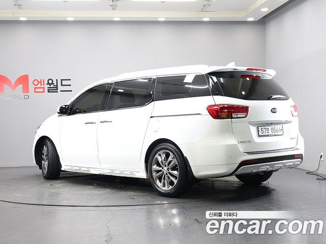 Kia Carnival 7-seater Limousine President — пробег 131 561 км — фото 3 из 5