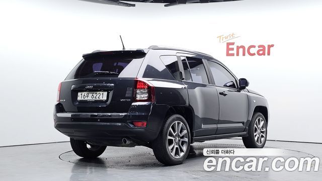 Jeep Compass 2.4 Limited 1st — пробег 119 755 км — фото 2 из 5