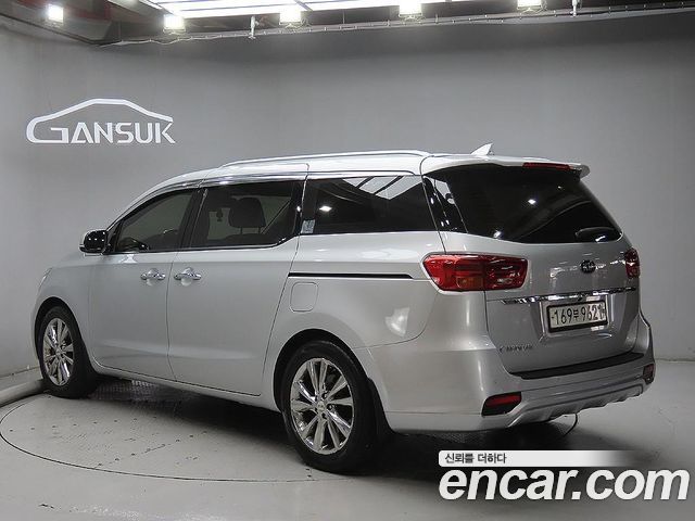 Kia Carnival 9-Seater Noblesse — пробег 131 629 км — фото 3 из 5