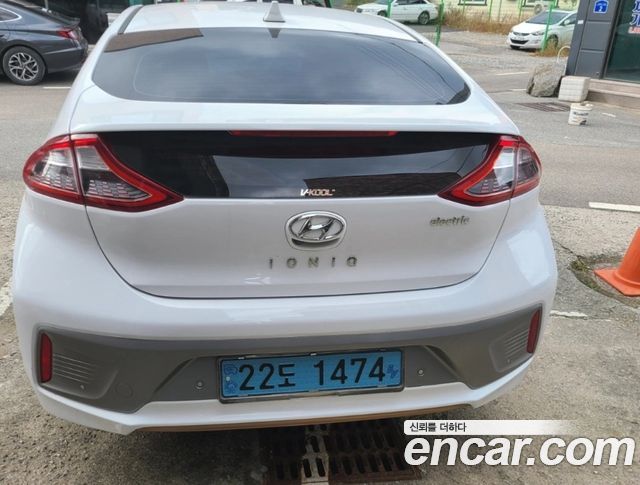 Hyundai Ioniq Q — пробег 105 000 км — фото 1 из 5