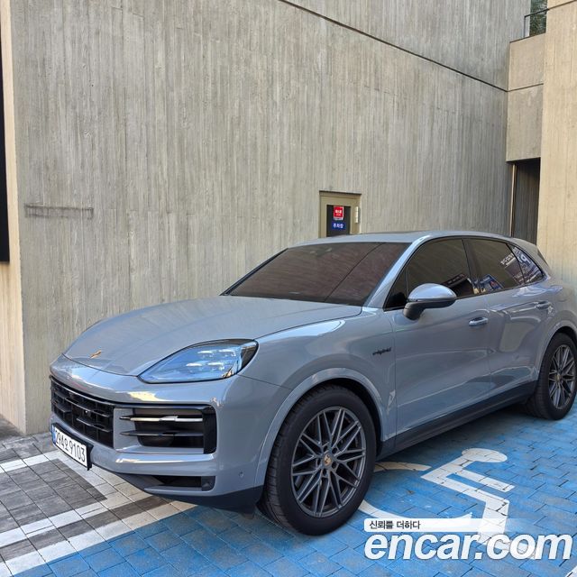 Porsche Cayenne 3.0 E-Hybrid — пробег 7 746 км — фото 1 из 5