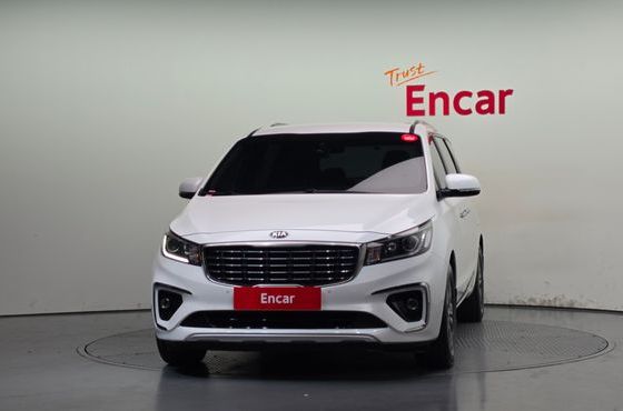 Kia Carnival 9-Seater Luxury — пробег 127 763 км — фото 3 из 5