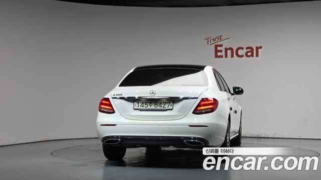 Mercedes-Benz E-Class E250 Avantgarde — пробег 44 635 км — фото 4 из 5