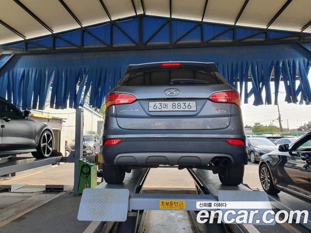 Hyundai Santafe Diesel(e-VGT) 2.0 4WD Exclusive — пробег 191 596 км — фото 2 из 2