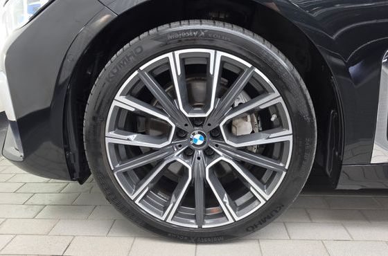 BMW 7-Series 740Li xDrive M Sport Package — пробег 109 817 км — фото 5 из 5