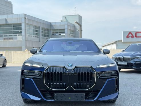 BMW 7-Series 750e xDrive M Sport — пробег 10 000 км — фото 1 из 5