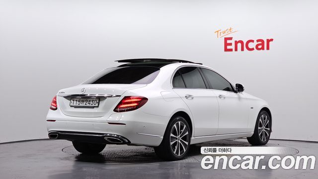 Mercedes-Benz E-Class из Кореи Encar