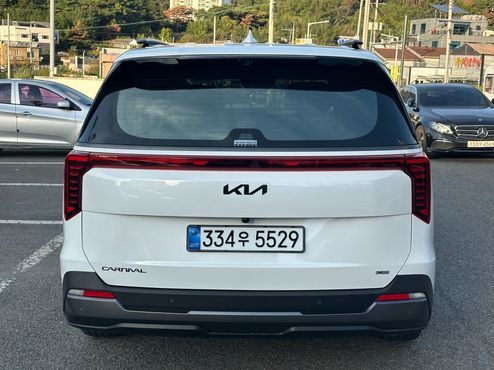 Kia Carnival HEV 7-Seater X Line — пробег 9 100 км — фото 4 из 5