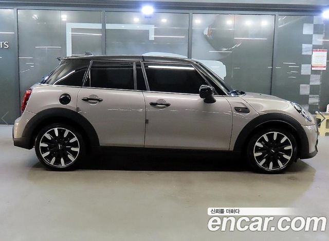 Mini Cooper Classic Third Generation — пробег 50 244 км — фото 3 из 5