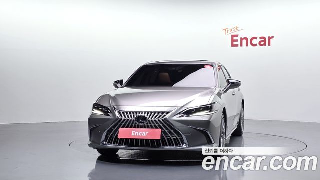 Lexus ES Executive — пробег 31 086 км — фото 3 из 5